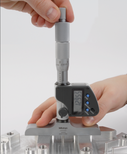 Exemple d'utilisation d'une jauge de profondeur microm&eacute;trique